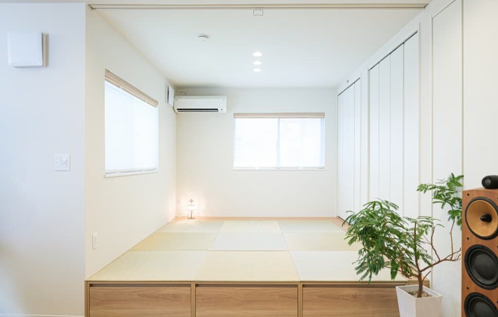 中庭の緑が家族を優しくつなぐ二世帯住宅